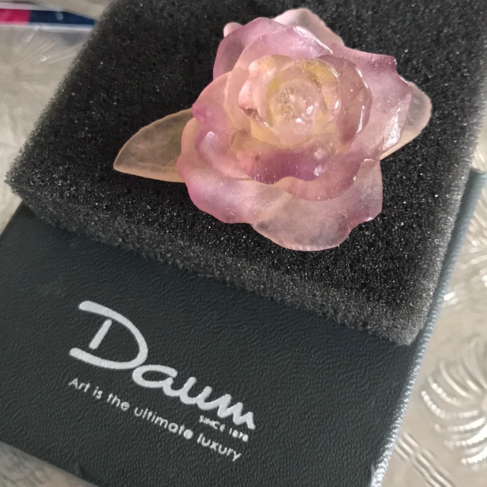 Daum collectible mini rose, original packaging.
